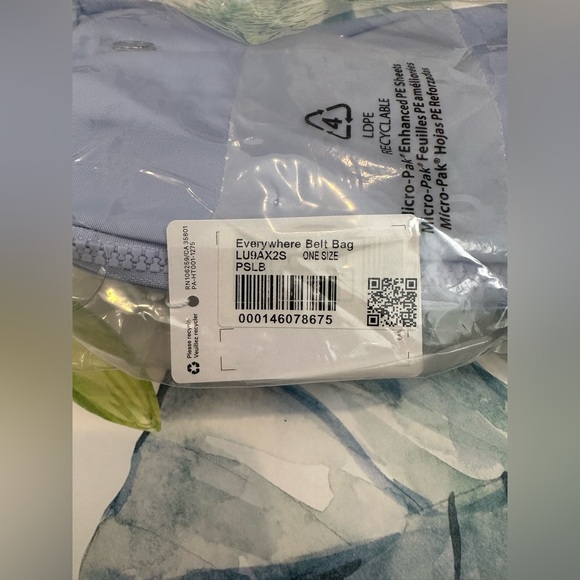 Lululemon Everywhere Belt Bag - Pastel Blue - NWT - Picture 7 of 11